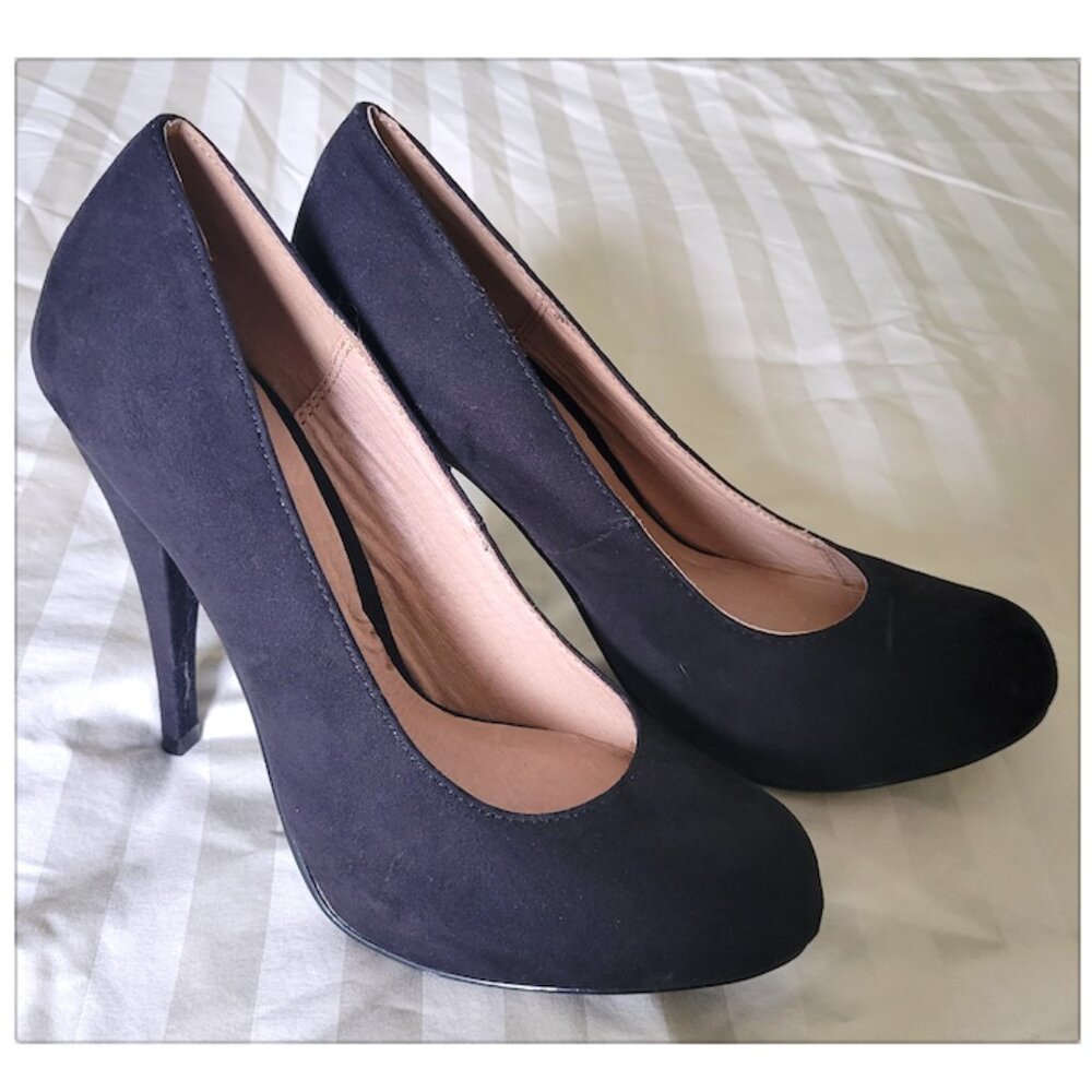 NWOT Chelsea Crew Anne Black Pumps Sz 38 Faux Suede Velvet Almond Toe High Heels